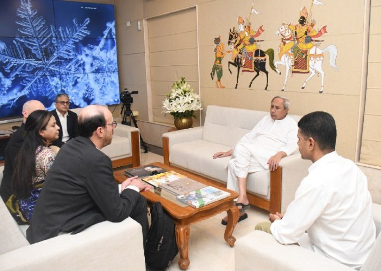 Odisha CM Naveen Patnaik met University of Chicago Trust Dr. Leni Chaudhary