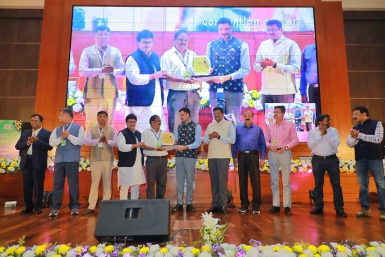 Emphasizing on potential of Cashew while utilising technology, Odisha State Cashew Development Corporation under Krushi Bibhag,
