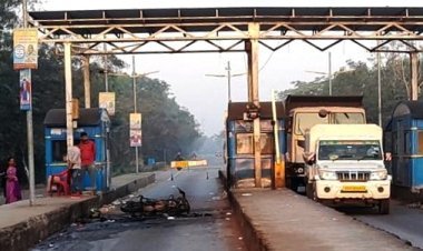 କନ୍ଦରପୁର ଟୋଲ ଗେଟ୍ ନିକଟରେ ଦୁର୍ଘଟଣା, ଦୁଇ ସାଙ୍ଗ ଜୀବନ୍ତ ଦଗ୍ଧ