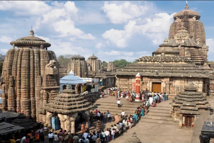 ପବିତ୍ର ଜାଗର ରେ ଦର୍ଶନ ପାଇଁ ଘଣ୍ଟା ଘଣ୍ଟା ଧରି ଲାଇନ୍ ରେ ଛିଡ଼ା ହୋଇ ରହିଲେ ଶ୍ରଦ୍ଧାଳୁ