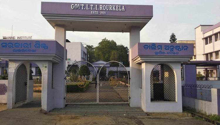 ଛାତ୍ରଛାତ୍ରୀଙ୍କୁ ଭଣ୍ଡାଉଛି ସରକାରୀ ଆଇଟିଆଇ