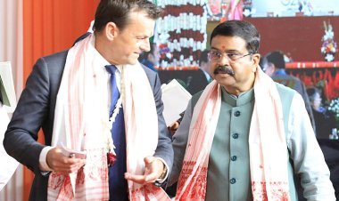 ଅଷ୍ଟ୍ରେଲିଆର ଶିକ୍ଷା ମନ୍ତ୍ରୀ ଏବଂ କ୍ରିକେଟ୍ ତାରକା ଗିଲଖ୍ରୀଷ୍ଚଙ୍କୁ ସ୍ୱାଗତ କଲେ କେନ୍ଦ୍ରମନ୍ତ୍ରୀ ଧର୍ମେନ୍ଦ୍ର ପ୍ରଧାନ