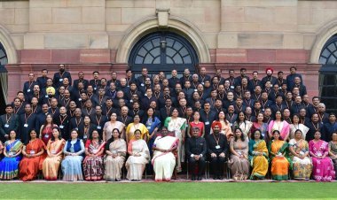 State civil services officers attending the 124th Induction Training Programme at LBSNAA called on the President of India