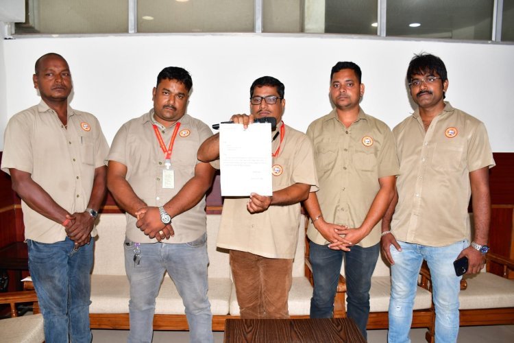 ଓଡ଼ିଶା ଡ୍ରାଇଭର ମହାସଂଘ ର ଦାବି ବିଚାର କୁ ନେଲେ ସରକାର, ମୁଖ୍ୟ ଶାସନ ସଚିବ ଙ୍କ ଅଧ୍ୟକ୍ଷତା ରେ ବସିଲା ବୈଠକ 