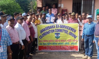 ପୂର୍ବତନ ସୈନିକ ସଂଘ ତରଫରୁ ସାଂସଦଙ୍କୁ ଦାବିପତ୍ର 