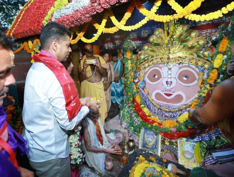 ନେମାଳ ଅଚ୍ୟୁତାନନ୍ଦଙ୍କ ଗାଦୀ ପୀଠ ରେ 5T ସଚିବ