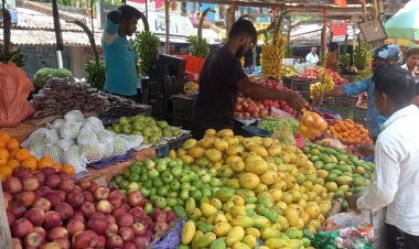 ସାବିତ୍ରୀ ପୂର୍ବରୁ ଆକାଶଛୁଆଁ ଫଳ ଦର....