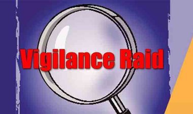 ଲାଞ୍ଚ ନେବା ବେଳେ ଭିଜିଲାନ୍ସ ହାତରେ ଧରାପଡିଲେ ସ୍କୁଲ କିରାଣୀ