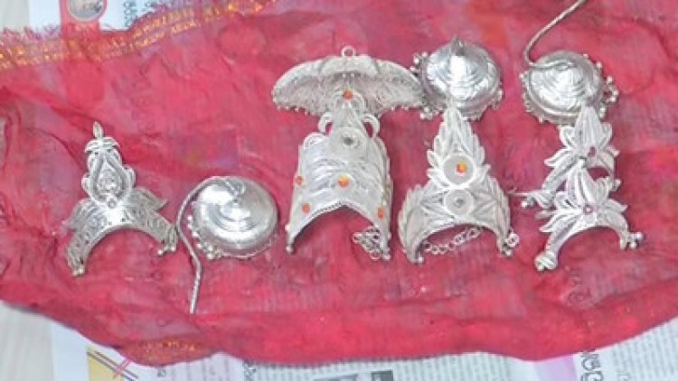 ଚୋରର ଅନୁତାପ , ୯ ବର୍ଷ ପରେ ଫେରାଇଲା ଠାକୁରଙ୍କ ଚୋରି ସାମଗ୍ରୀ