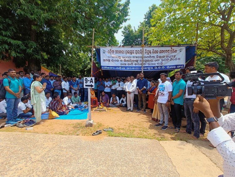ଶାନ୍ତିପୂର୍ଣ୍ଣ ବିକ୍ଷୋଭ ସହ ଭିନ୍ନ ଢଙ୍ଗରେ ପ୍ରତିବାଦ