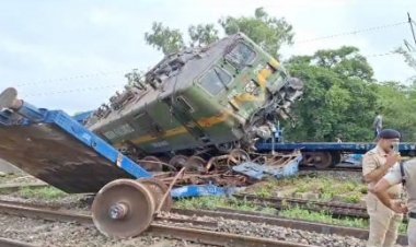 ପଶ୍ଚିମବଙ୍ଗରେ ଦୁଇ ମାଲବାହୀ ଟ୍ରେନ ମଧ୍ୟରେ ଧକ୍କା