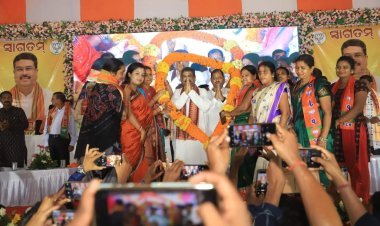 ଅନୁଗୋଳ ଖମାରରେ ‘ଗରିବ କଲ୍ୟାଣ ସମାବେଶ’ରେ କେନ୍ଦ୍ରମନ୍ତ୍ରୀ