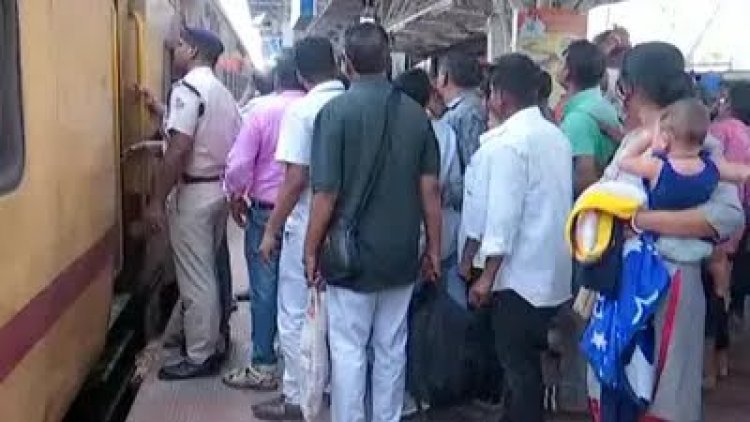ସିକନ୍ଦରାବାଦ୍‌-ଅଗରତାଲା ଏକ୍ସପ୍ରେସରେ ଲାଗିଲା ନିଆଁ, ଓହ୍ଲାଇଗଲେ ଯାତ୍ରୀ