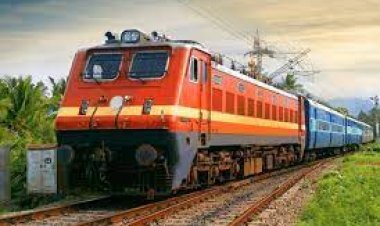 ଚଳନ୍ତା ଟ୍ରେନ୍‌ରୁ ଖସି ପଡ଼ିଲେ ମା’ ଝିଅ, କଟିଗଲା ହାତଗୋଡ଼