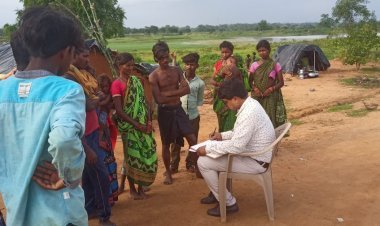 ଦିନ ମଜୁରିଆ ଓ ନିର୍ମାଣ ଶ୍ରମିକ ଙ୍କ ଗୁହାରି ଶୁଣିଲେ ଜ଼ିଲ୍ଲା ଶ୍ରମ ଅଧିକାରୀ