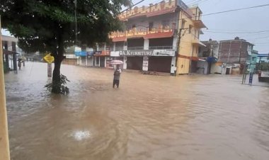 ବର୍ଷା ରେ ବେହାଲ ସୁବର୍ଣ୍ଣପୁର,ସହର ସାରା କୁତ୍ରୀମ ବନ୍ୟା