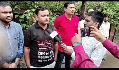 ଜିଲ୍ଲା ଦାବି ନେଇ ଟିଟିଲାଗଡ ରେ ୧୨ ଘଣ୍ଟିଆ ବନ୍ଦ ଡାକରା