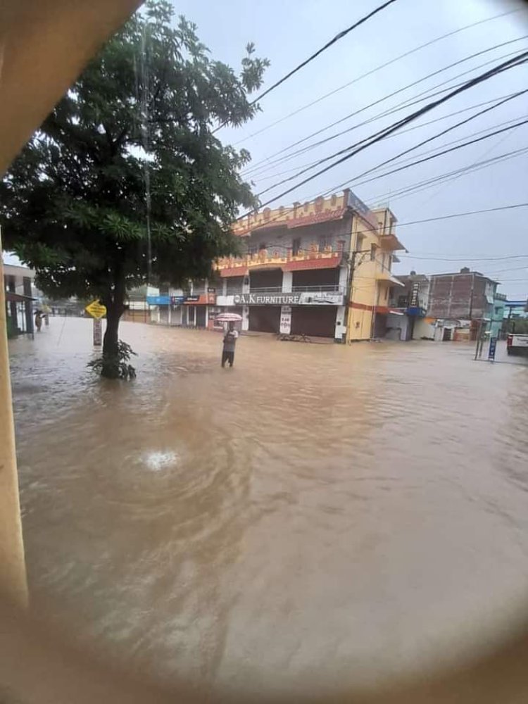 ବର୍ଷା ରେ ବେହାଲ ସୁବର୍ଣ୍ଣପୁର,ସହର ସାରା କୁତ୍ରୀମ ବନ୍ୟା