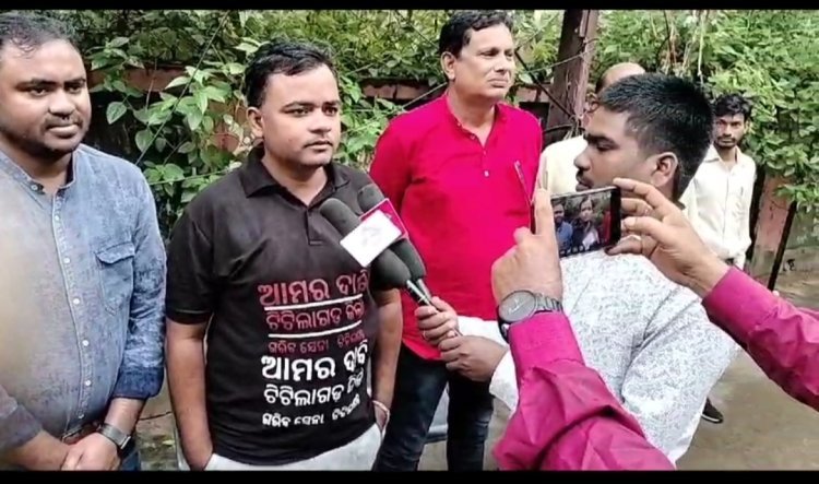 ଜିଲ୍ଲା ଦାବି ନେଇ ଟିଟିଲାଗଡ ରେ ୧୨ ଘଣ୍ଟିଆ ବନ୍ଦ ଡାକରା