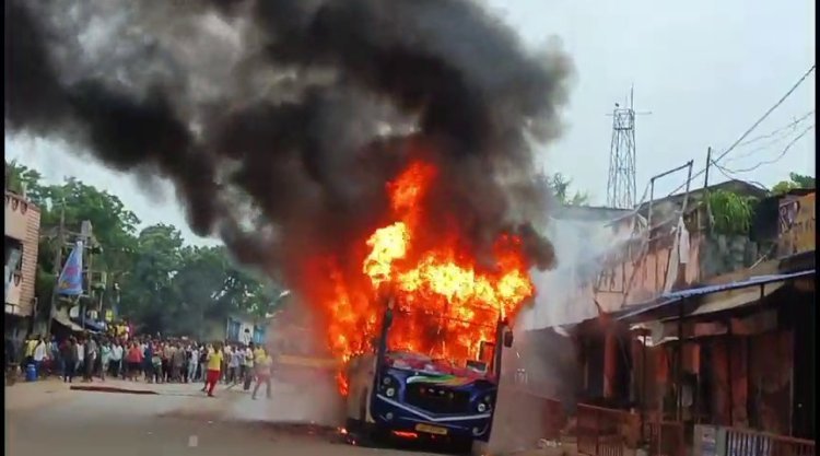 ହୁତୁ ହୁତୁ ହୋଇ ଜଳିଗଲା ବସ୍,  ଅଳ୍ପକେ ବର୍ତ୍ତିଲେ ୪୦ ଜଣ ଯାତ୍ରୀ