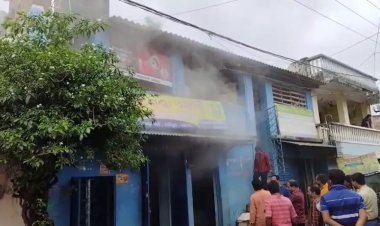 ବିସ୍କୁଟ ଗୋଦାମରେ ଲାଗିଲା ନିଆଁ