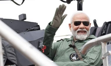 ଲଢୁଆ ଯୁଦ୍ଧ ବିମାନ ତେଜସ୍‌‌ରେ ଉଡିଲେ ପ୍ରଧାନମନ୍ତ୍ରୀ ମୋଦୀ