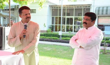 ଧର୍ମେନ୍ଦ୍ରଙ୍କୁ ପରାମର୍ଶ ଦେଲେ ଭର୍ତ୍ତୃହରି