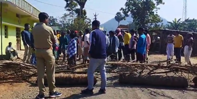 ଗ୍ରାମବାସୀ ଙ୍କ ରାସ୍ତା ରୋକ