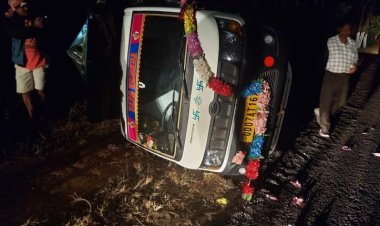 ଘାଟିରେ ଭ୍ୟାନ୍ ଓଲଟି ୨୦ରୁ ଅଧିକ ଛାତ୍ର ଆହତ