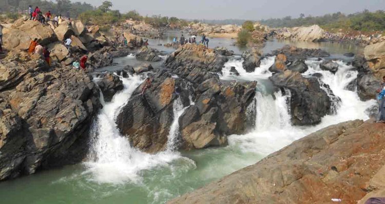 ଭୀମକୁଣ୍ଡ ରେ ମକର ମେଳା ଓ ଶହ ଶହ ଭକ୍ତ ବୁଡ଼ପକାଇଲେ