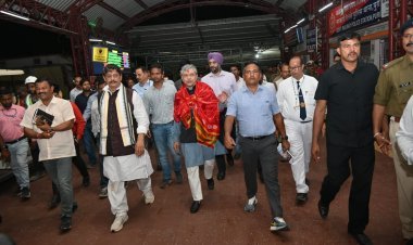 ରେଳ ମନ୍ତ୍ରୀ ଅଶ୍ବିନୀ ବୈଷ୍ଣବଙ୍କ ଦ୍ୱାରା ଓଡିଶାରେ ଚାଲୁରହିଥିବା ରେଳ ପ୍ରକଳ୍ପ ଗୁଡିକର ସମୀକ୍ଷା ଏବଂ ପୁରୀ ରେଳ ଷ୍ଟେସନ ନୀରିକ୍ଷଣ