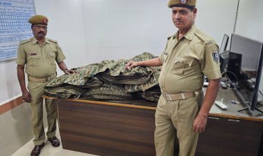ବଜାରରେ ବୁଲୁଛି ସେନା ପୋଷାକ