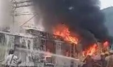 ଚଳନ୍ତା ଇଞ୍ଜିନ୍‌ରେ ଲାଗିଲା ନିଆଁ, ଟ୍ରେନ୍‌ରୁ ଡେଇଁପଡିଲେ ଲୋକ ପାଇଲଟ୍