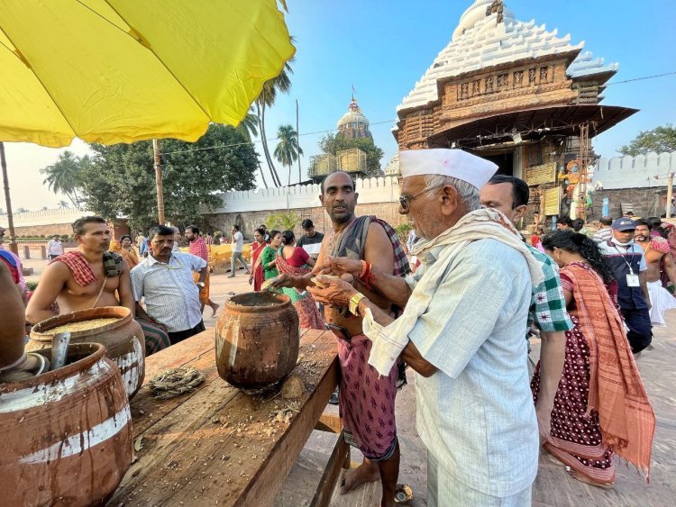 ବଢ଼ିଲା ଅର୍ପଣ ଚାଉଳ ବିବାଦ