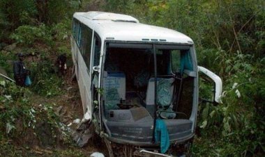 ସାଉଥ୍‌ ଆଫ୍ରିକାରେ ଘାଟି ତଳକୁ ବସ୍‌ ଖସି ୪୫ ଜଣଙ୍କ ମୃତ୍ୟୁ