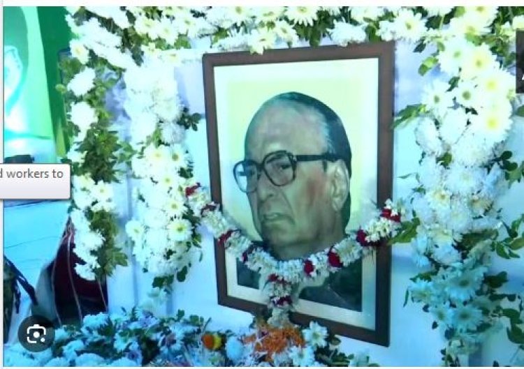 ବିଜୁ ପଟ୍ଟନାୟକଙ୍କ ପ୍ରତିମୂର୍ତ୍ତିରେ ମାଲ୍ୟାର୍ପଣ କଲେ ମୁଖ୍ୟମନ୍ତ୍ରୀ