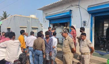 ପାରାଦୀପର ଚୋରା ପାନୀୟଜଳ ବିକ୍ରି, ପ୍ରଥମକରି ଜିଲ୍ଲା ପ୍ରଶାସନ ପକ୍ଷରୁ ଚଢ଼ାଉ।