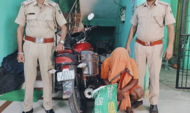 ବୋଲବମ ପୋଷାକ ପିନ୍ଧି ମଦ ଚୋରା ଚାଲାଣ